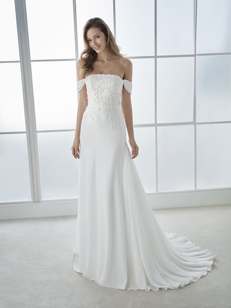 StPatrickBridal's tweet photo. Inspiration from @coralsimanovich &amp; @sergirobert's wedding: which of these 4 dresses from #WhiteOne2018 do you think is most similar to Coral's dress? Tell us in the comments: 1. FELIPA  2. FIONA  3.FORZA 4.FERNANDA  --Discover more:  https://t.co/pWctaSlcvQ #coralandsergi https://t.co/bVhX4xv32Q