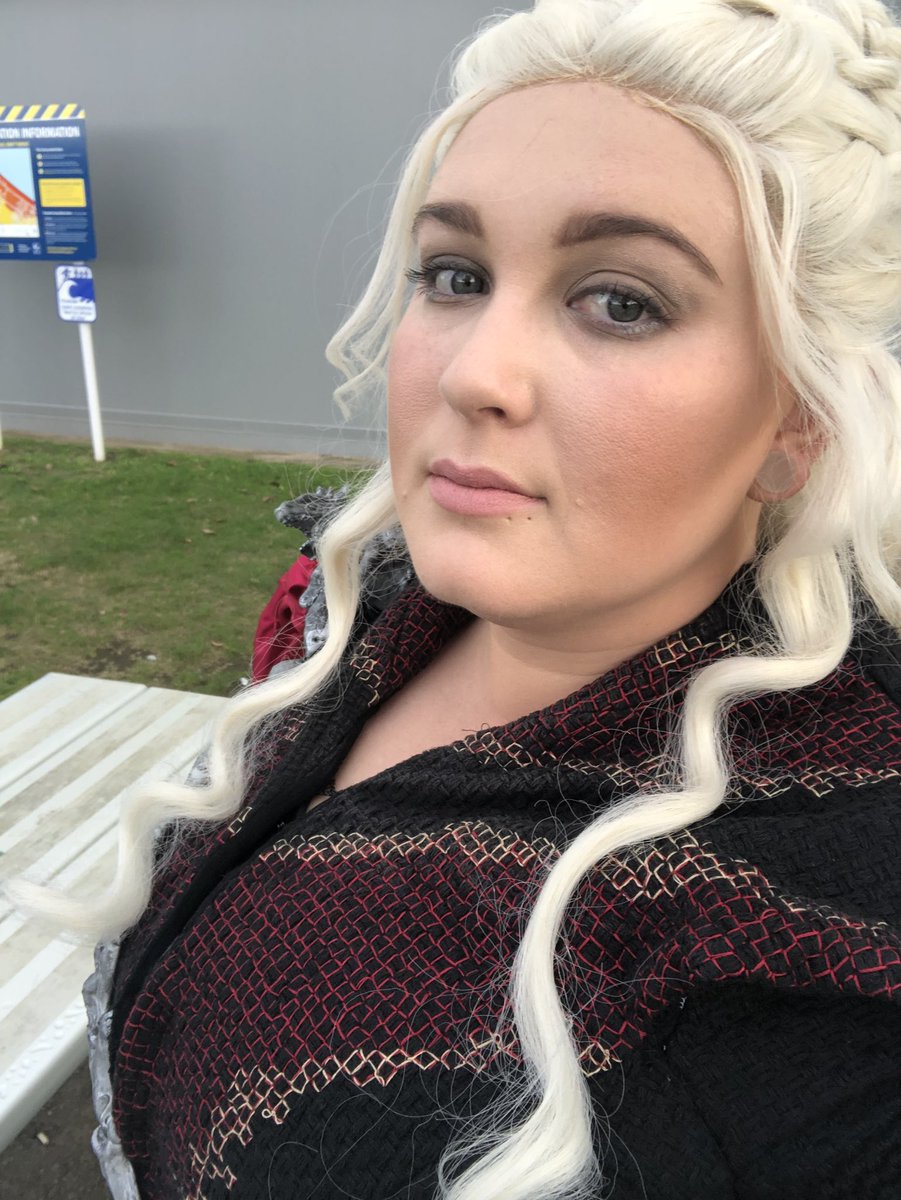 cheshliddle's tweet photo. Come and find dany today at @armageddonexponz #christchurch and BEND THE KNEE! ~ #armageddonexpo2018 #cosplay #tattooedcosplaygirls #nzcosplayer #cosplaynewzealand #cheshliddle #newzealandcosplay #cosplaycreativesnz #gotcosplay #got7 #breakerofchainsandmotherofdragons ~ https://t.co/GlalC1u2oU