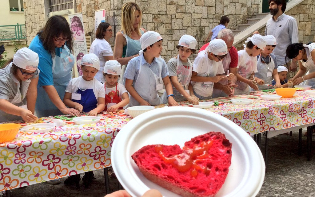 tfd_acqua's tweet image. #salutando🙋da Matera con i colori🎨,i sapori😋e i profumi #2giugno "Sulle vie del pane" #Breadway Arrivederci al 2019!