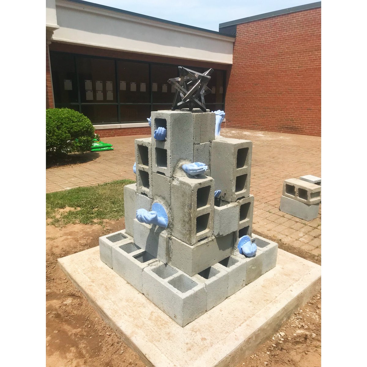 Schechter_Art's tweet photo. So proud of my students, their hard work and their creativity!!! It’s coming together!!! #memorialproject #ourlegacyliveson #pfli #facinghistoryandourselves https://t.co/HiQFrzSoqx