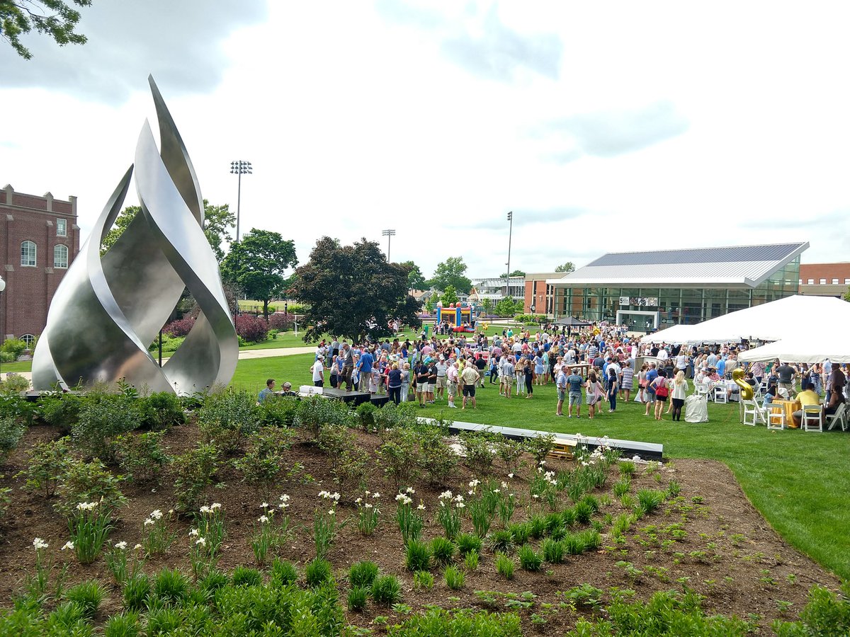PC_Alumni's tweet photo. Best party of the year = the BBQ at #PCReunion2018. We hope everyone's having a great time!#foreverafriar https://t.co/VamIJQdTSz