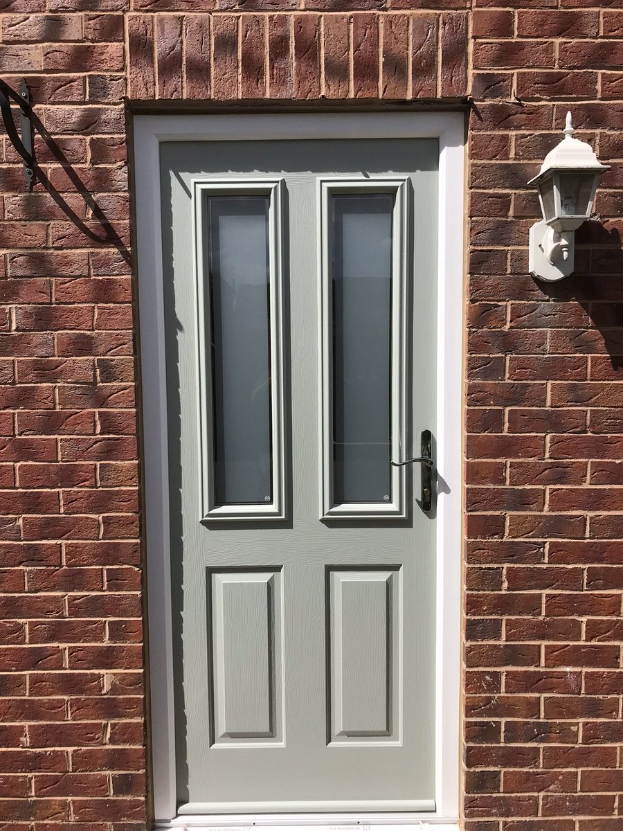 rt_windows's tweet photo. Need a new door? Go for a traditional front door and matching side. #solidor #composite #HomeImprovement #leeds #yorkshire #windows https://t.co/SfR53RKeAA