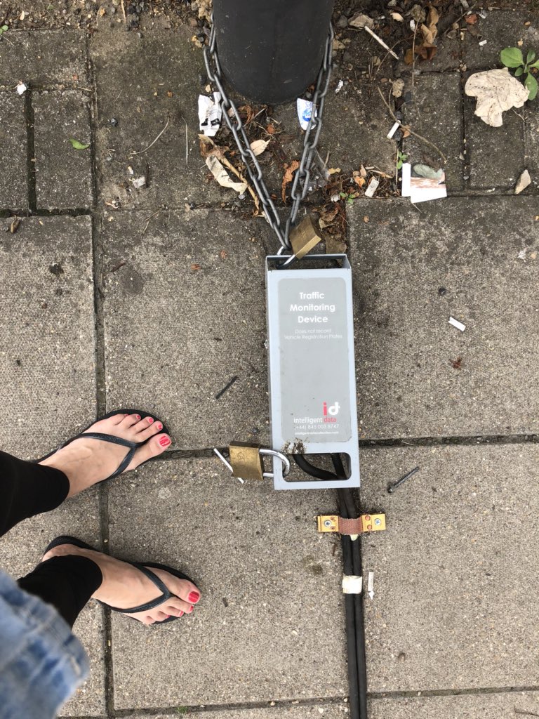 susanasworld8's tweet photo. Hello @harrow_council we already pay more council tax than zone 1, so I don’t expect to trip on this!!! Whose bright idea is this???? Anyone can trip and fall on Harrow View!! https://t.co/2di5JFgzzf
