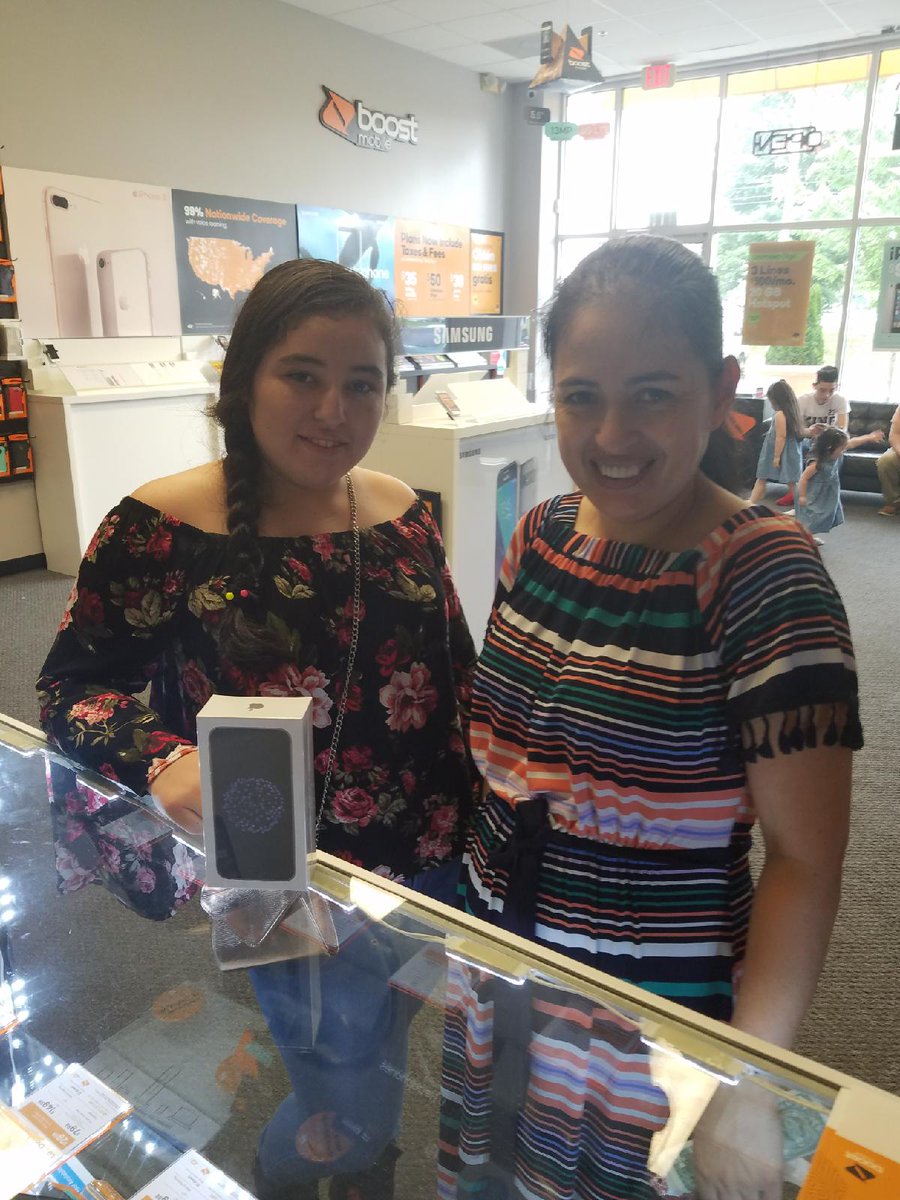 dollabilldmv's tweet photo. Phones Plus Waldorf MD has iPhone 6 for $99 with port!! #MidAtlanticGrind #Happycustomers #WelcometoBoost @Allin_SPG @SPG_AJ @spgjamieb @SPGmikeSPG @Mitchell_Boost @Kedez_SPG @SPG_Josandy @Alexandria_BM1 https://t.co/gDD0rXYgJg