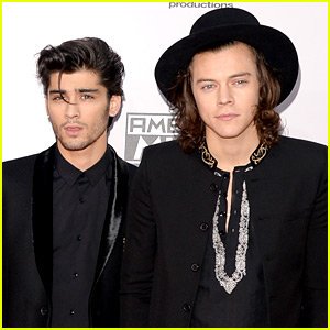 Earnbyclicking's tweet photo. @Harry_Styles RT - Harry 
LIKE - Zayn https://t.co/XdZjCKh66X
