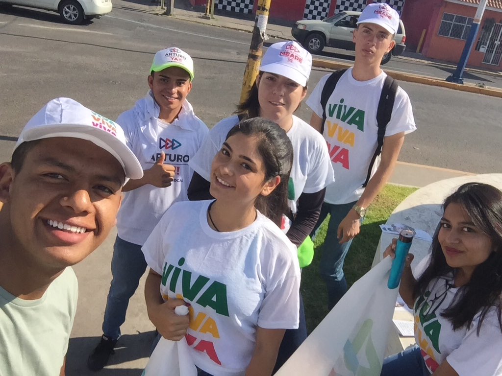 CJMDurango's tweet photo. Equipo de CJM estatal en crucero apoyando a @MartinVivanco  candidato al 5to Dtto y a la coordinación Mpal de la campaña de @JoseAMeadeDgo https://t.co/UbpNqMZQMj