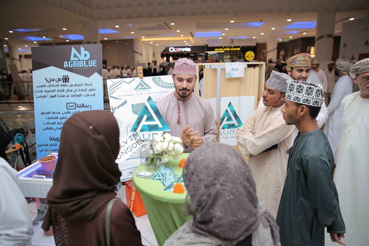 رغم انتهاء الوقت الرسمي لمعرض #برنامج_الشركة إلا أن شغف شبابنا ليس له حدود، وكذلك رغبة زوارنا في معرفة المزيد عن ابتكارات وإبداعات الشركات الطلابية. #إنجاز_عمان