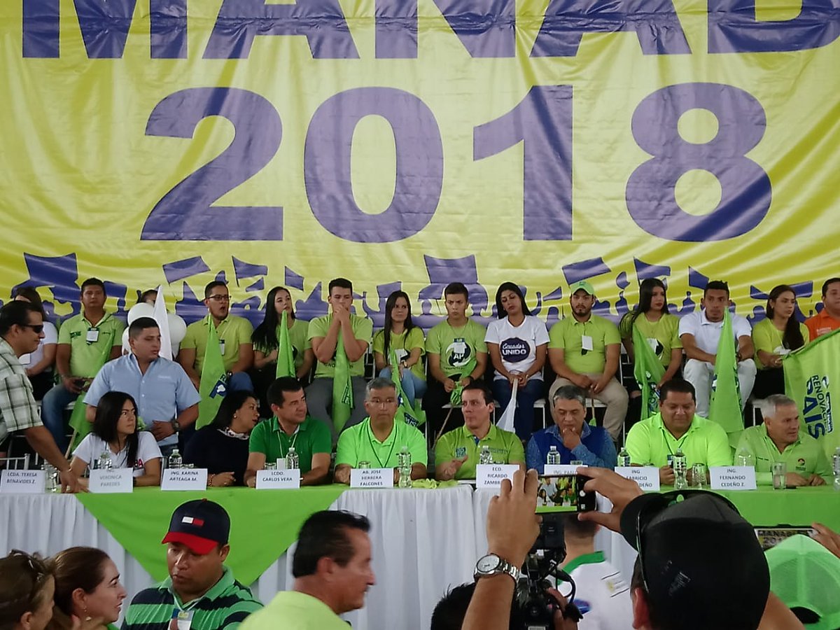 CarlosVeraEc's tweet photo. Toda una fiesta democrática la #ConvencionAPManabi  por la #RenovacionPais gracias a ustedes por acompañarnos en este gran encuentro @ApManabi35 @Lenin https://t.co/T13pAnvYZZ