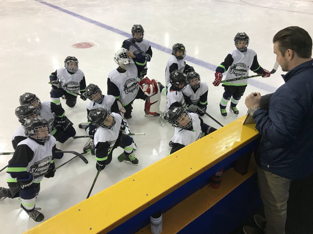 2011 Green <a href="/SturgeonHockey/">FV Sturgeon Hockey</a> defeat Van Vipers this morning to move to 3-0 <a href="/BCSPRINGCLASSIC/">BC Spring Classic Tournament</a> up next a showdown with the BC Knights #LetsGoSturgeons