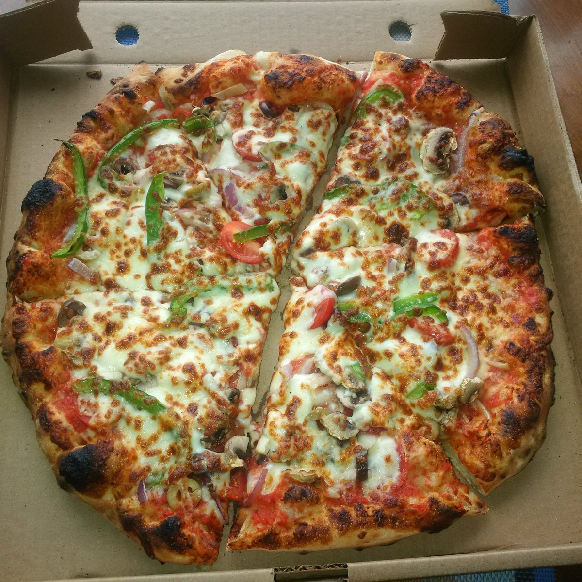 aloha3amigos's tweet photo. New Pizza place in New Mills, NB. Yummy! https://t.co/txd4cswWB1