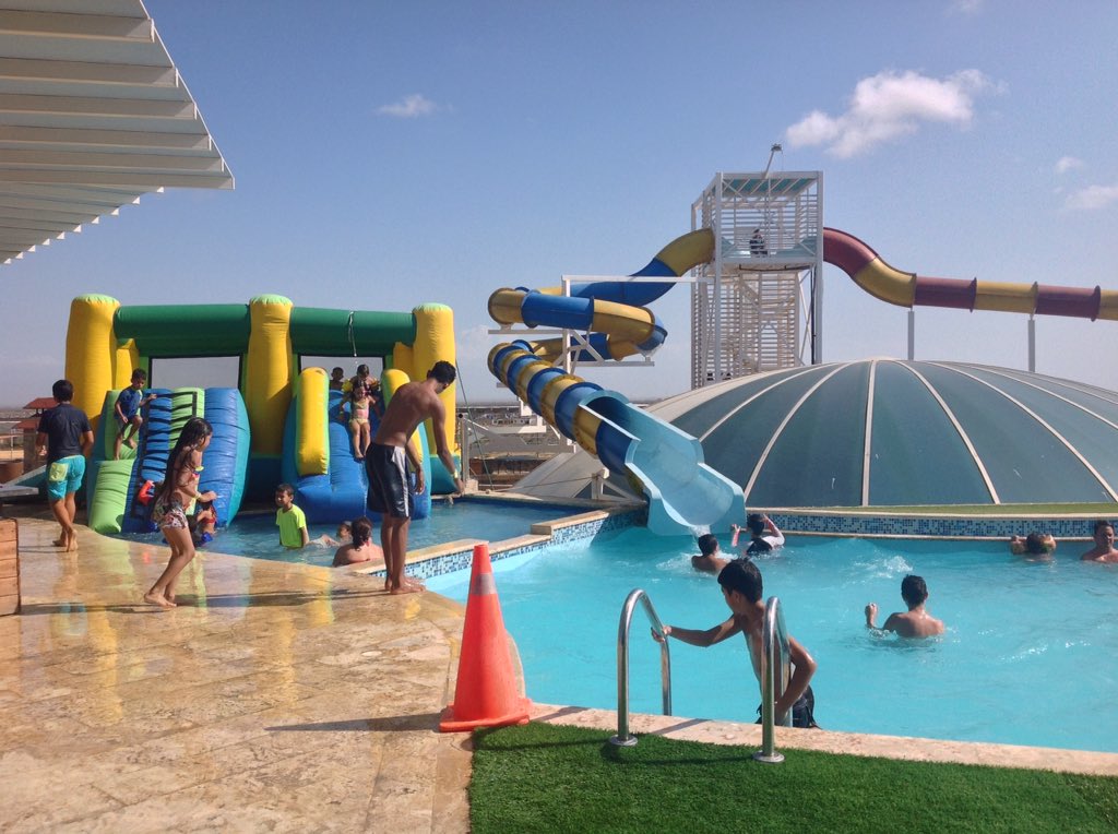 Este fin de semana 🔹2X1 PARA NIÑOS🔹 paga dos brazaletes por el precio de uno👍🏻💦🏊🏻 visítanos este SÁBADO Y DOMINGO horario de 11:00 am  a 7:00 pm .
🔹VIVE LA GRAN EXPERIENCIA🔹

☎️0269-391.18.00