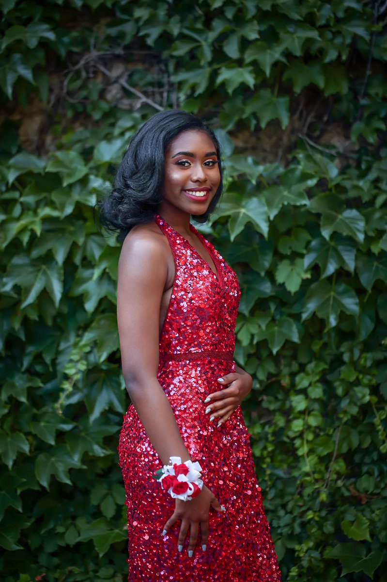 kelseyrmcd's tweet photo. can we go back to prom? #prom2k18 https://t.co/Xe3cgUv6MM