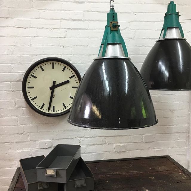 mayflyvintage's tweet image. Huge Soviet factory lights fresh in stock 8 x avail online next week. #factorylight #vintagelighting #industriallighting #lighting #kitchenlighting #shoplighting #barlighting #industrialvintage #interiorstyle #modernrustic #warehousehome #warehousestyle … ift.tt/2HgfEkh