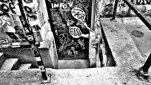 stringentnoise's tweet photo. #harshnoise #harshnoisemusic #postharshnoise #noise #noisemusic #postnoise #harshambient #musiqueconcrete #magick #introspection #foundsound #horror #deathindustrial #soundscape #deathscape #ritual #sounddesign #fieldrecording #lefthandpath #chaos #leeds… https://t.co/eSNBXx6Zz9 https://t.co/Q0JyQT9jSn