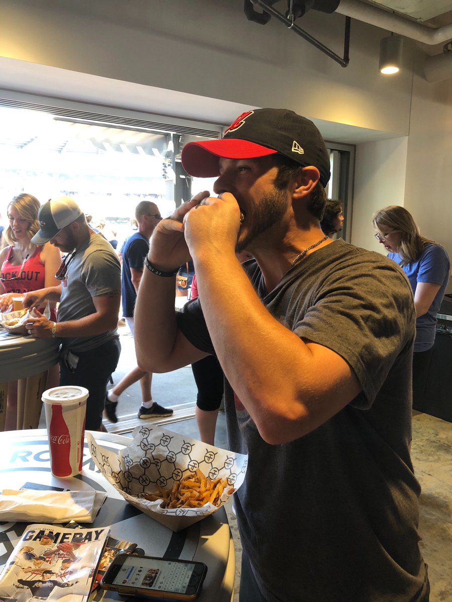 ATScott18's tweet photo. #hfburger https://t.co/7DhtetYhTi