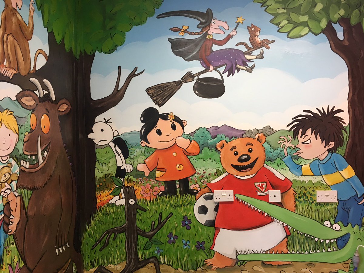pchildsartist's tweet photo. Spent the day finishing of the book character mural in Penderyn Primary Schools library area #library #schools #RCT #books #mural https://t.co/4WLo568F5v