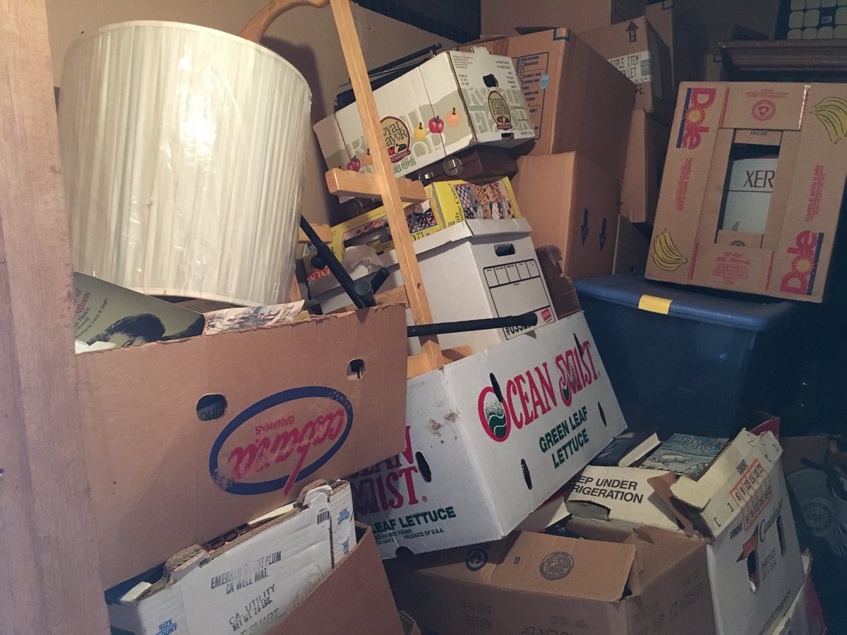 ESTRAHarassment's tweet photo. Imagine almost every time walking into your #storagelocker #Insurers had #RanSacked. #TwoCodes one they had been using. @PattyMurray @GovInslee @AGOWA Shame on all of you! Don’t re-elect these people. #TheyDontWorkForUs @PublicStorage #SherlockSelfStorage https://t.co/yq9pkhUZbw