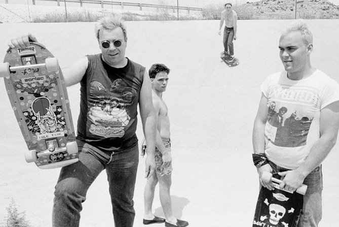 Today, Little Records celebrates 4 spins around the sun, which is a long time in podcast years. Thanks so much for tuning in to my oddball take on the music of our youth! STREAM: littlerecords.net/podcast-310-fo… #80sMusic #postpunk #collegerock #indierock