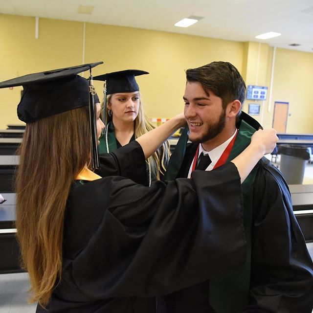 bcsdschools's tweet photo. This is one of our favorite photos from Berkeley Middle College’s graduation this week. #friendship
.
.
.
#friends #bcsdgraditude #graduation #highschool #education #caring #help #laughter #laughs #memories #nofilter #photooftheweek #photooftheday https://t.co/5ps5DlqGUP