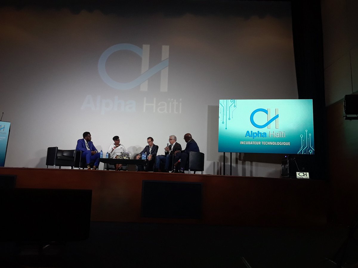 WSiguineau's tweet photo. It is really awesome to hear that @KarlDuvalsaint positions the unstructured data as the most growing valuable data currently compared to structured data.. 
Data scientists are the ones who analyse this type of data!
#AlphaHaiti https://t.co/DUvZRuGCYR
