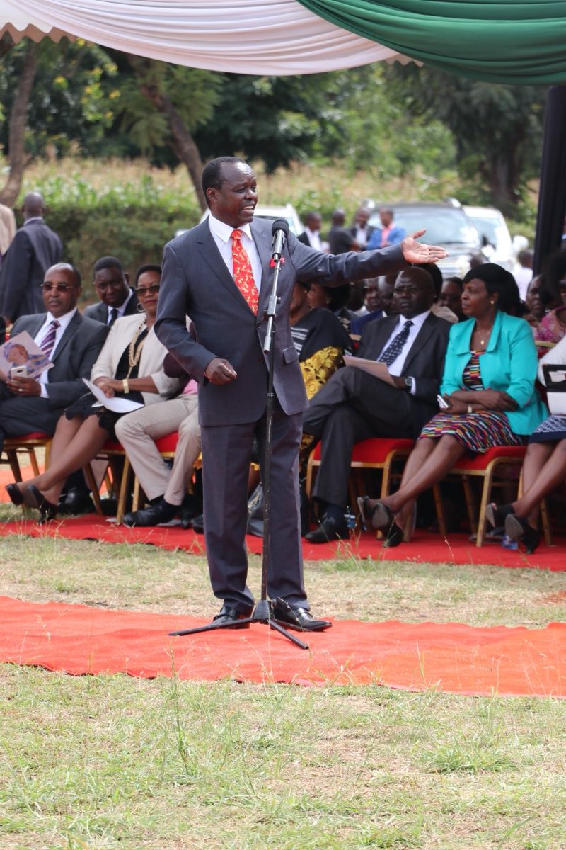Kenyan_Girlz's tweet photo. Thank you Mr President @UKenyatta together with your deputy @WilliamsRuto for such a warm stay at Embu today. Please this is the governor we recognize @GvnLennyKivuti. 
Tumeshukuru sana. Ambieni prezo kitu, @EliudNjirusky @MukamiWaEmbu @collinskithwer1 @ErickMwaniki7 https://t.co/ie4bIF1wKd