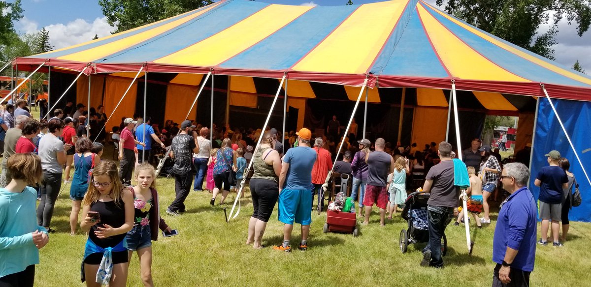 JACK1021MH's tweet image. The @laceyhomes Community Cruiser is hanging  @SpectrumMedHat this afternoon. TONS to see and do for the entire family!  Its all happening at Kin Coulee Park!