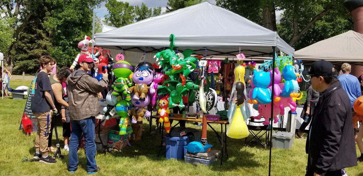 JACK1021MH's tweet image. The @laceyhomes Community Cruiser is hanging  @SpectrumMedHat this afternoon. TONS to see and do for the entire family!  Its all happening at Kin Coulee Park!