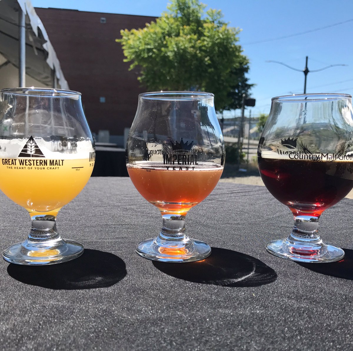 Oregoncraftbeer's tweet photo. Huge thanks to our sponsors @ImperialYeast @GreatWSTRNmalt & @CountryMalt! #CTBB18 https://t.co/x5SS2yYv0U