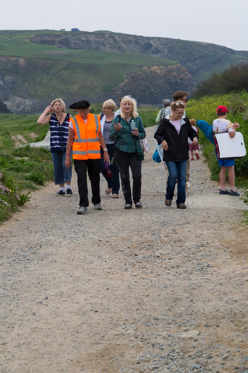 ToursPoldark's tweet photo. Images from the #magicofpoldark tour on May 29th our visitors from America having fun in Cornwall. https://t.co/KVZBQQfJ7a