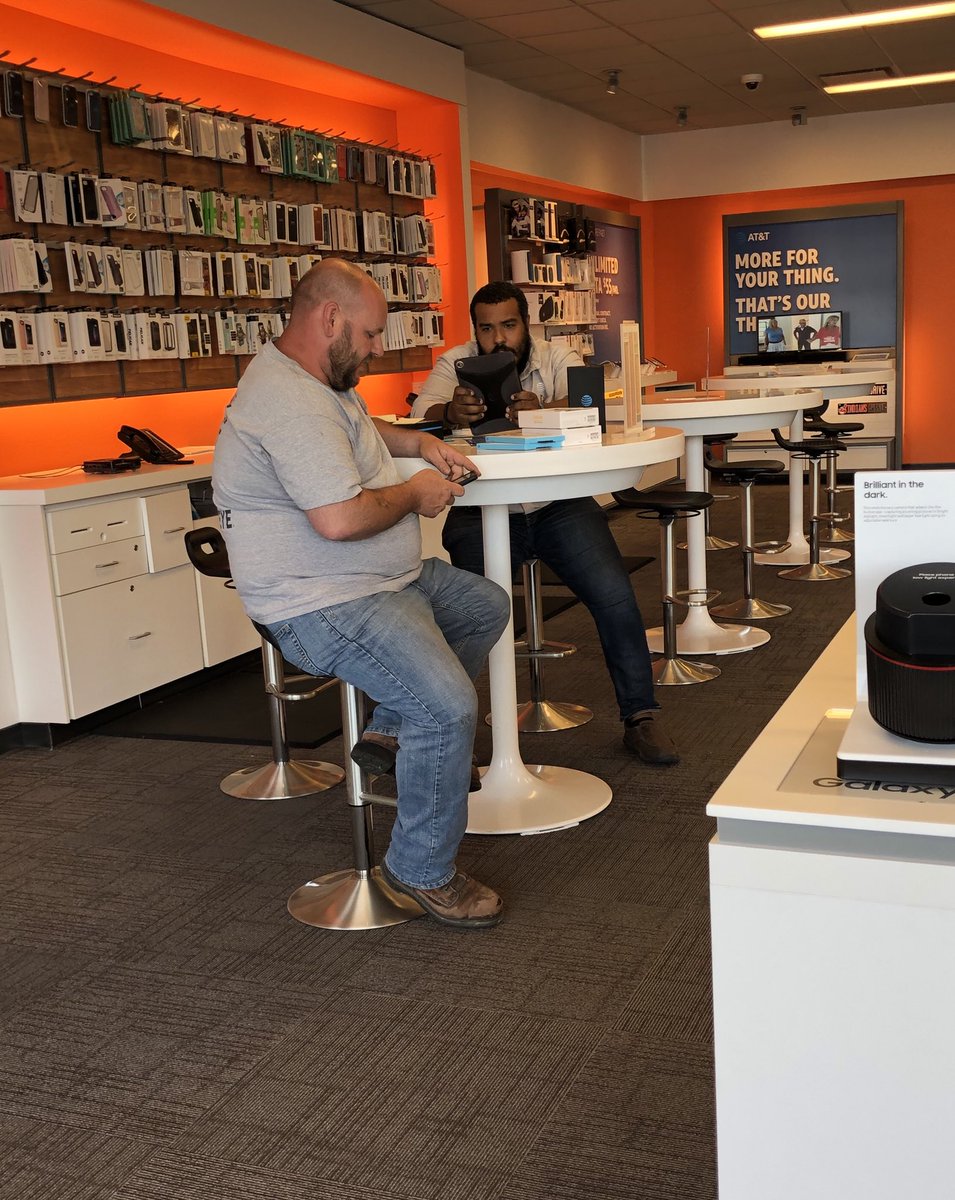 FindlayHustlers's tweet photo. Ray snagging 4 CRU PPV! That's make him business certified! #LifeAtATT #AllOHverit #OHPA #HaleyToledo @alysonwoodard @HobsonHaley https://t.co/6012FdSriZ
