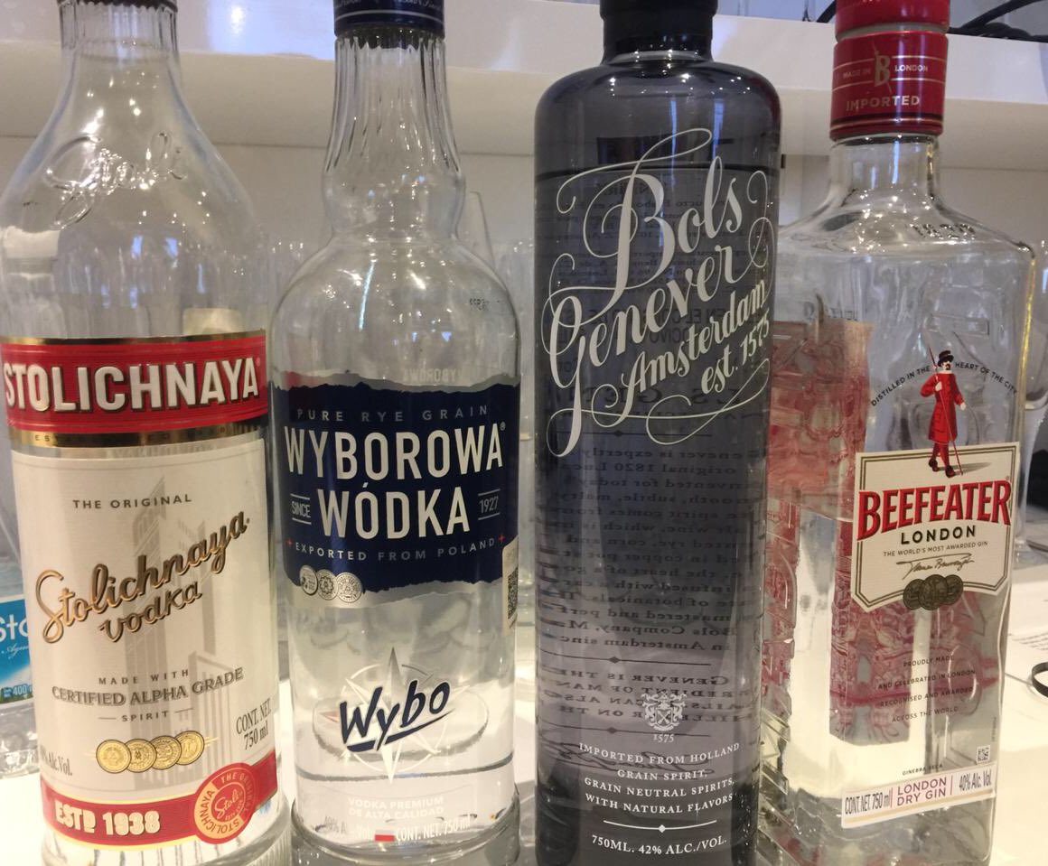 ASM_Peninsula's tweet photo. #DiplomadoEnDestilados #ASMCancun nuestros alumnos tuvieron sesión de #Gin y #Vodka con el #sommelier @Somm_Toledo https://t.co/bKGoATeqrH