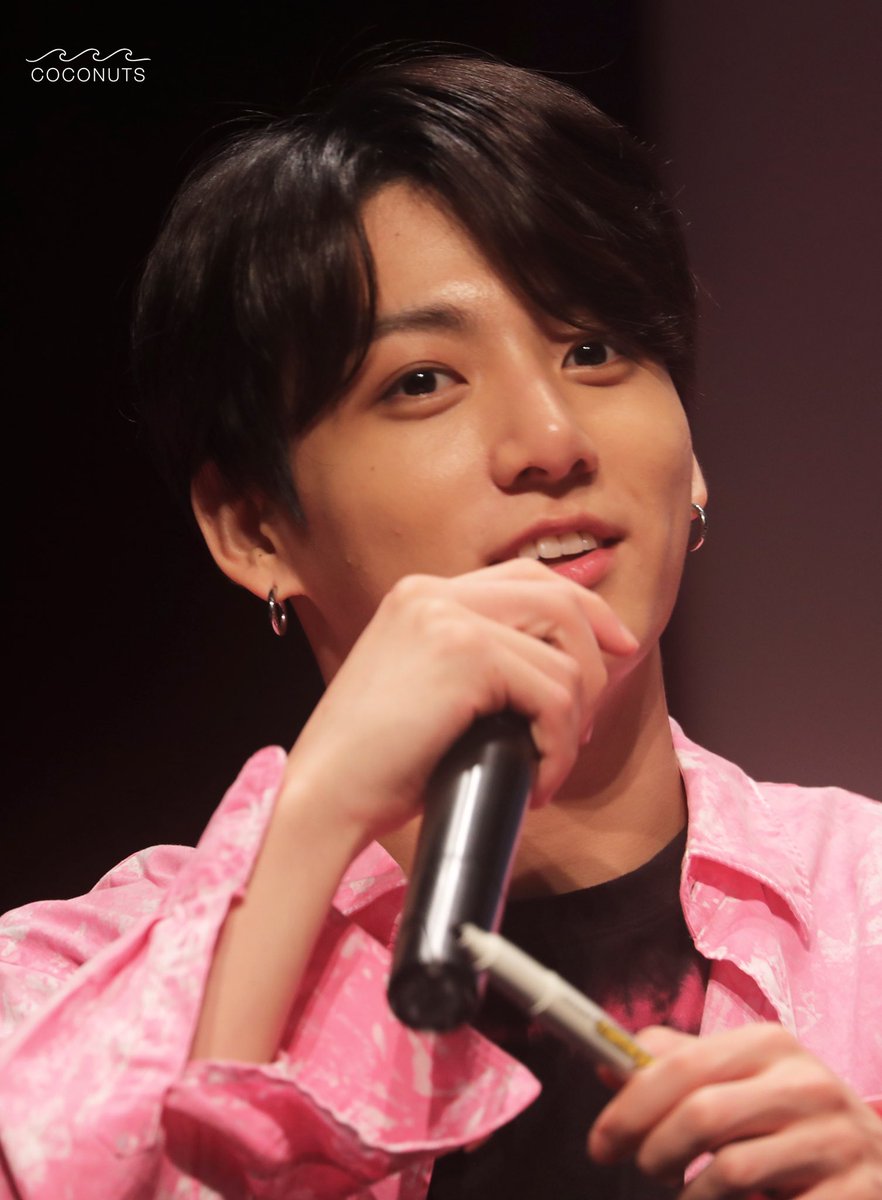 Jinsiastic's tweet photo. @v_heart95 y @coconuts_jk son de mis fansites favoritas del mundo mundial!!!!
No editan sus fotos y muestran la verdadera belleza de nuestros niños.

Miren Qué perfectos son!!! 😘💜💜💜💜

#NoMoreWhitewashing

[#PREMIOSMTVMiaw
#MTVLAKPOPBTS #MTVLAFANARMYBTS @BTS_twt]0 https://t.co/xLMuVtwlub