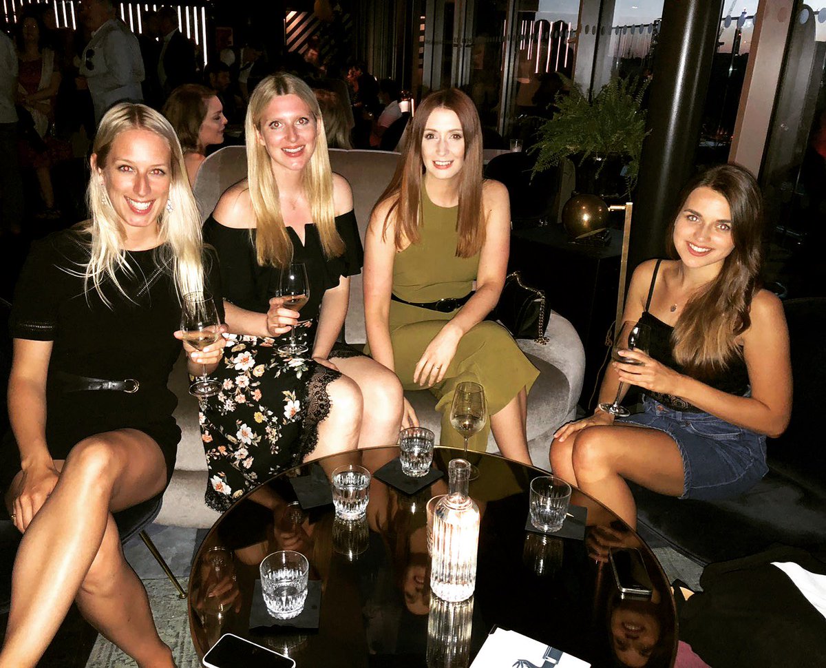 _alexkayherbert's tweet photo. Wonderful night at the @MondrianLDN   #foxyroxy #londontown https://t.co/8ANhhrp3KB