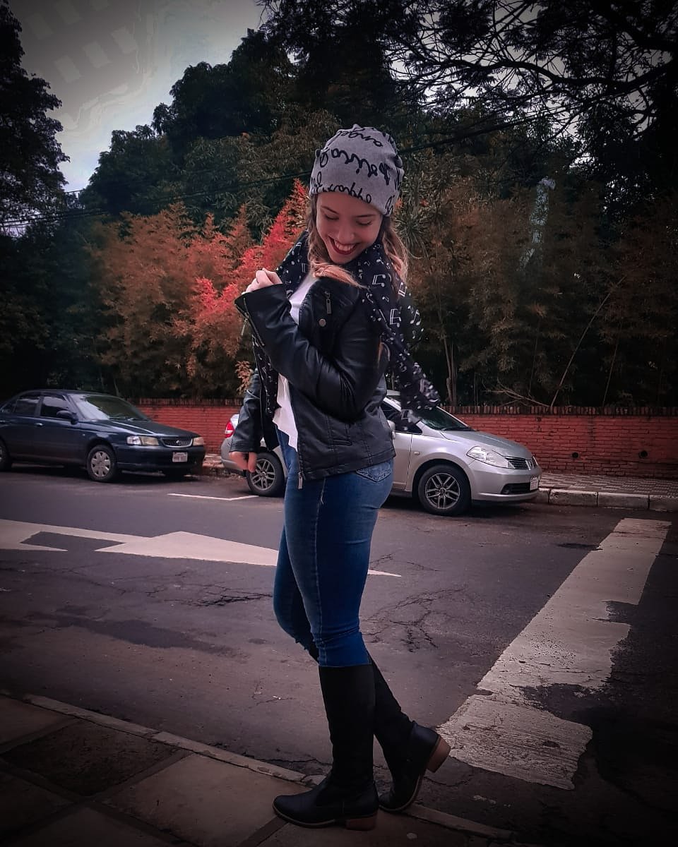 E40_TV's tweet photo. ¡¡El frío no nos detiene!!😎💥❄ Seguimos con mucha energía para continuar bailando los hits del momento en el #WeekendE40 junto a @flobenitezb 😉⭐🎧🎶 https://t.co/HWlMDC6Cjg