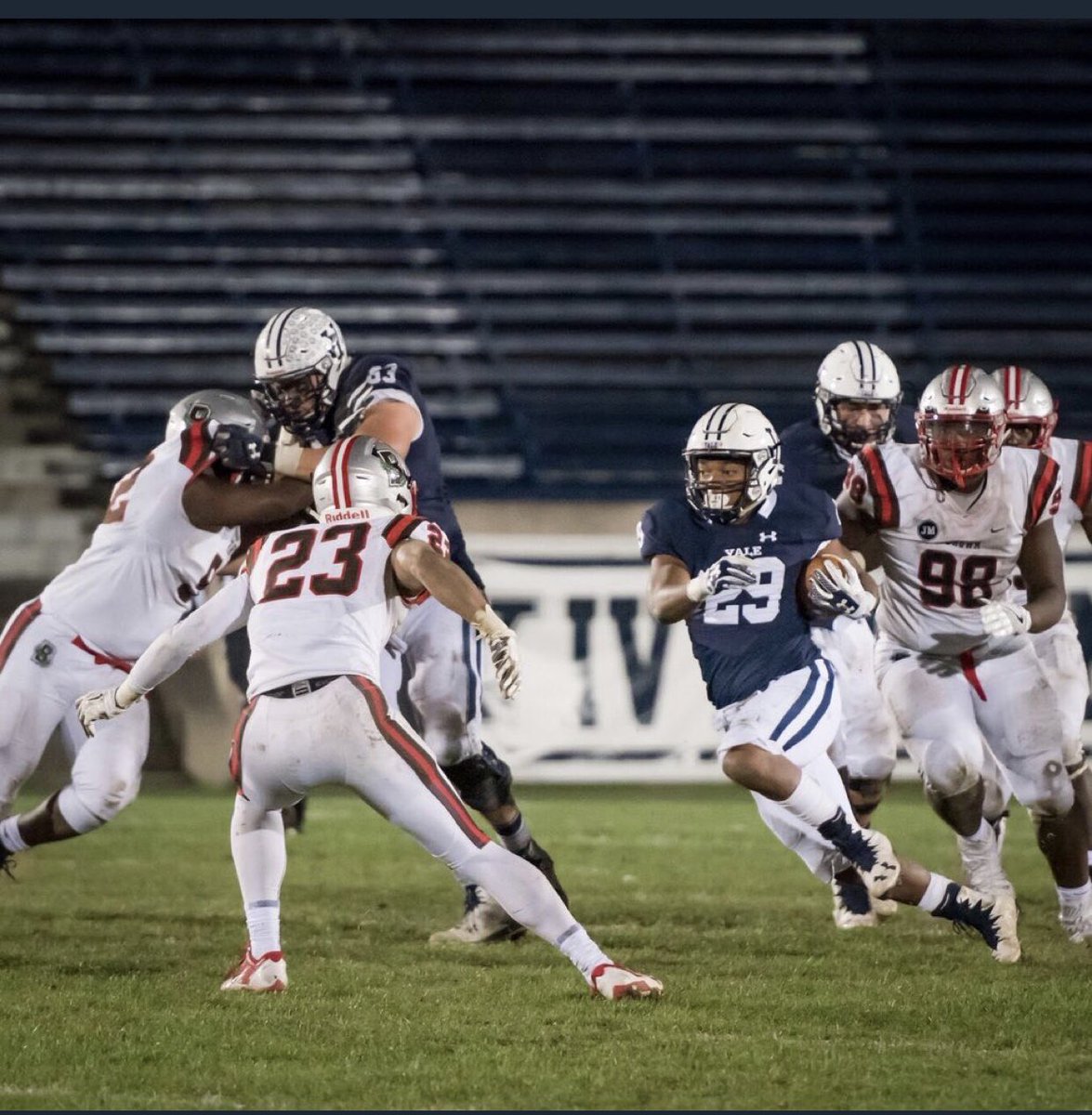 jettbush's tweet photo. Blessed to receive my first offer of the day from Yale!!!  @CoachDLett https://t.co/4dUPA98YrR