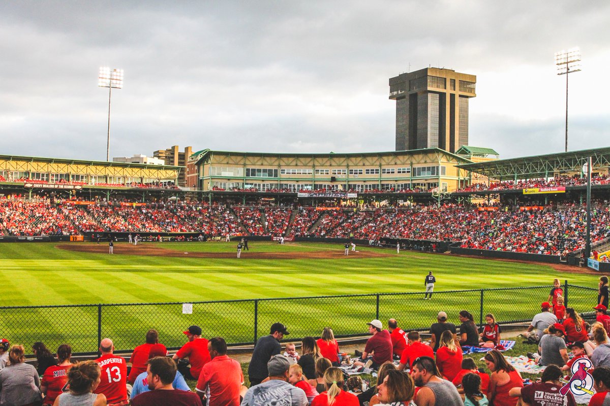 Sgf_Cardinals's tweet photo. 🗣️ Shoutout to the 8,571 of you that came out for Night 1 of #YadiWeekend and secured back-to-back sellout crowds!

Get those tickets for Night ✌🏼: https://t.co/srmTU1aE5x https://t.co/CbN9BFAf3Y