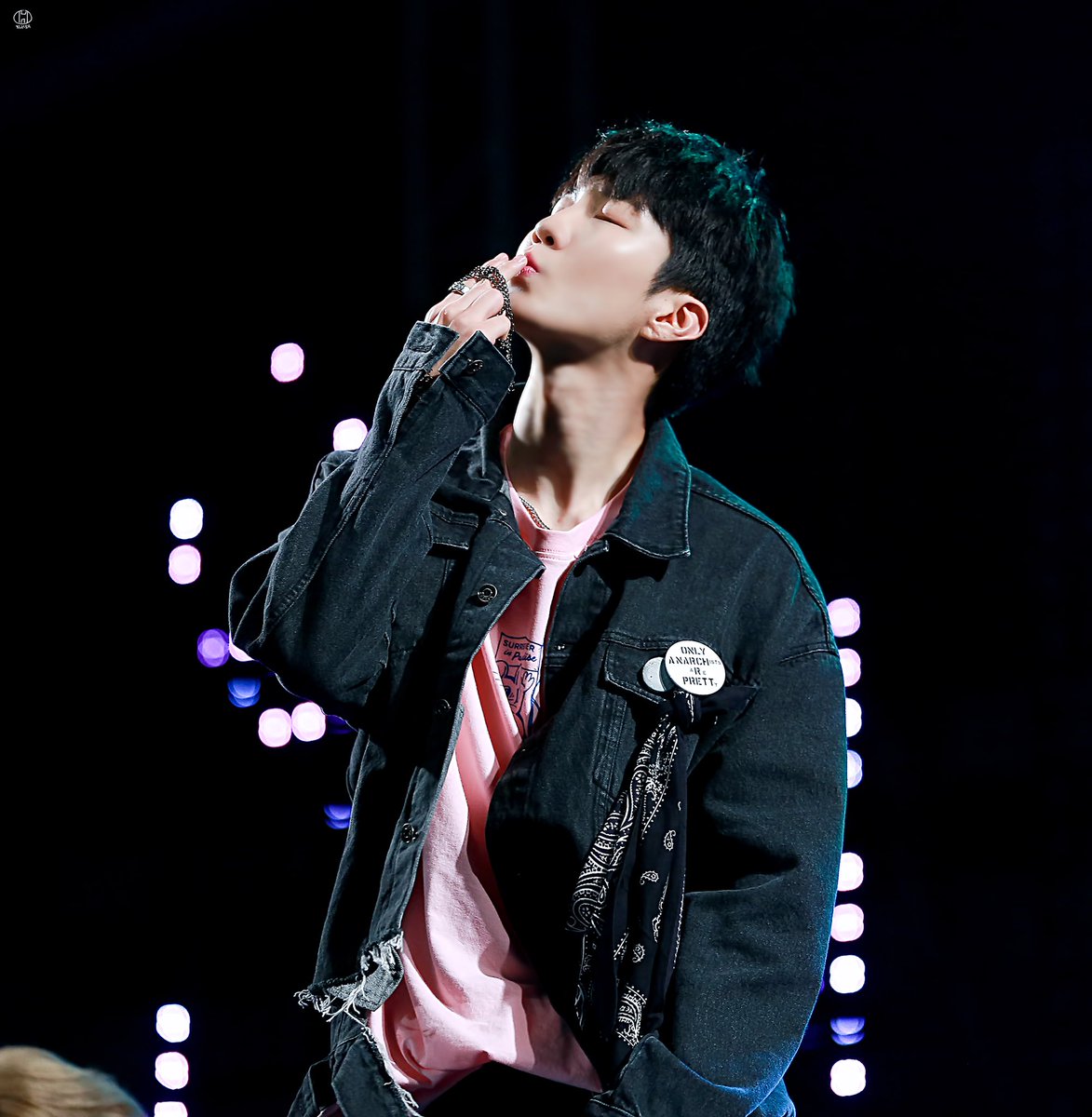 hoonystory0111's tweet photo. 180530 한남대 #이승훈 #HOONY

 완벽한 후니 🙂🙂 

@official_hoony_  #위너 #WINNER

https://t.co/w6bEjI5sAi
https://t.co/8Uw5Xfq7KA
https://t.co/MfxbKVYlii
https://t.co/RXNgCbbO1o https://t.co/a1G31znDna