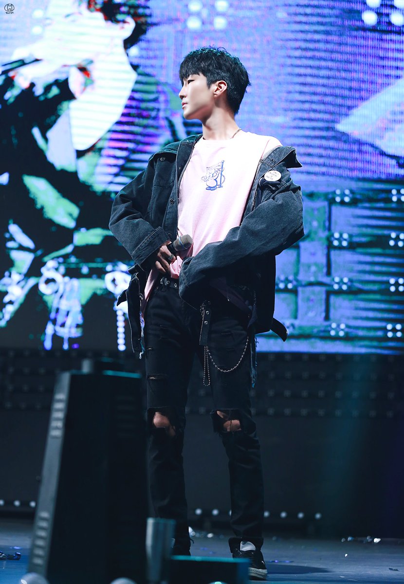 hoonystory0111's tweet photo. 180530 한남대 #이승훈 #HOONY

 완벽한 후니 🙂🙂 

@official_hoony_  #위너 #WINNER

https://t.co/w6bEjI5sAi
https://t.co/8Uw5Xfq7KA
https://t.co/MfxbKVYlii
https://t.co/RXNgCbbO1o https://t.co/a1G31znDna