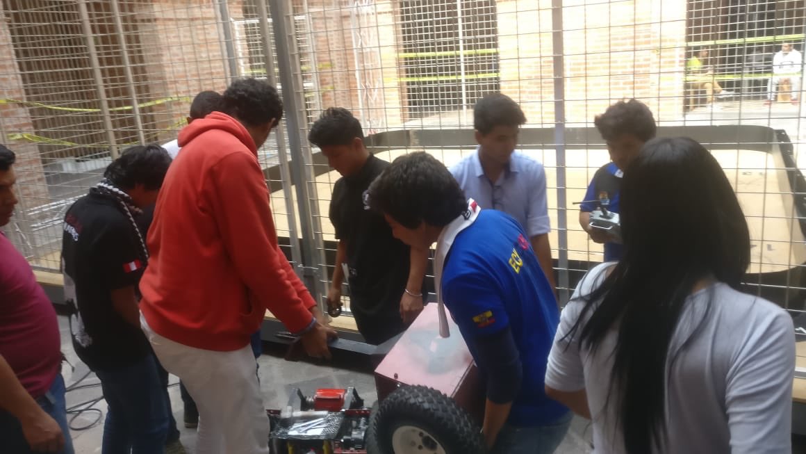 Batalla de 120 Lb #roboticscompetition #robotwars #rgzl5 #battlebots #robotgames #roboticengineering #robotics #robotica #robots