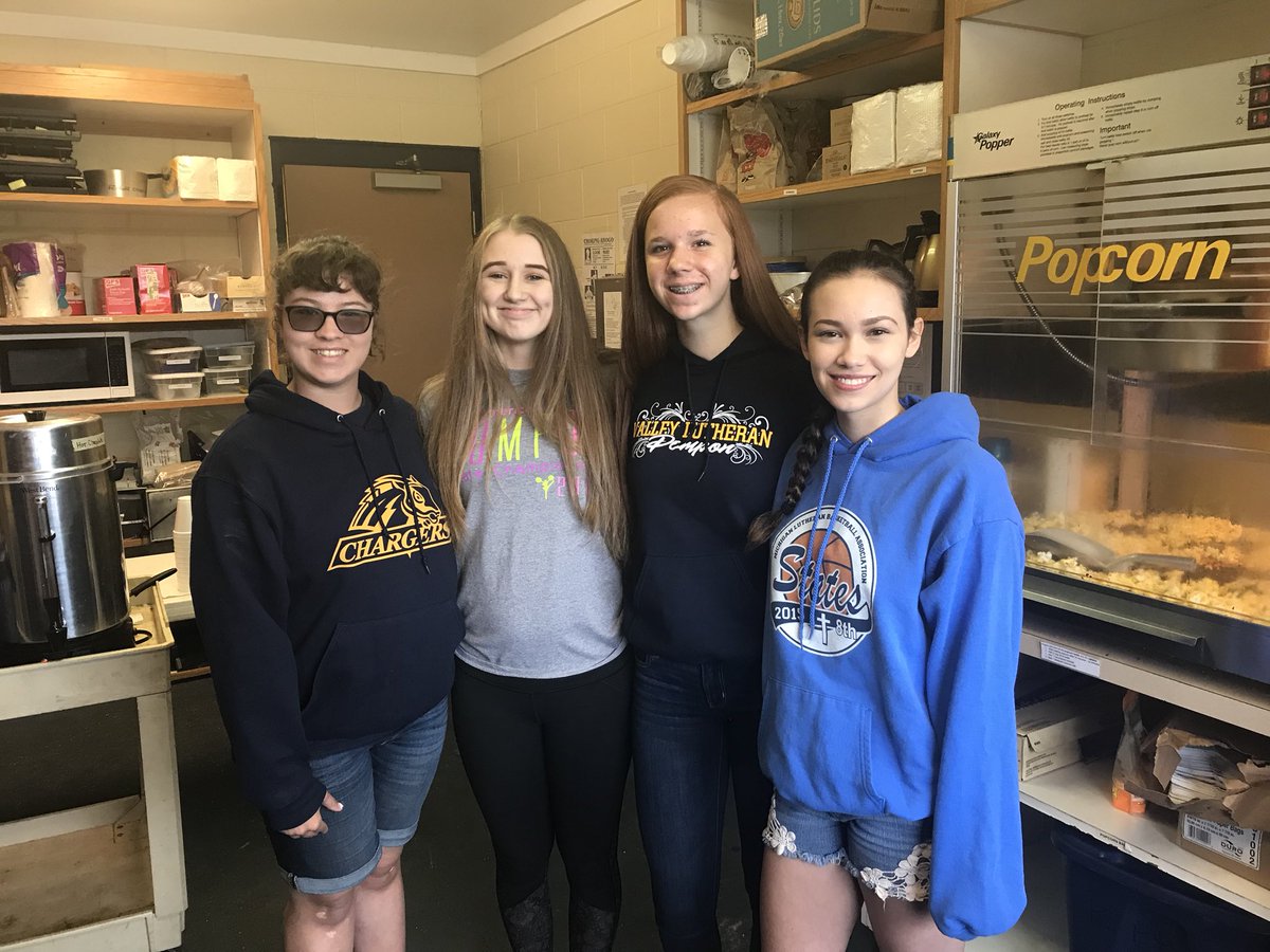 PomponVlhs's tweet photo. Some of our team had fun working the concession stand at today’s district softball and baseball games. Way to represent our team! https://t.co/CmoRIuqSoq