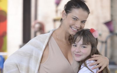 PolianaoSBT's tweet photo. Fãs de Milena Toscano criam tag no Twitter para que atriz não saia de novela do SBT https://t.co/LMM79KRHFT https://t.co/tRWb4txbcj
