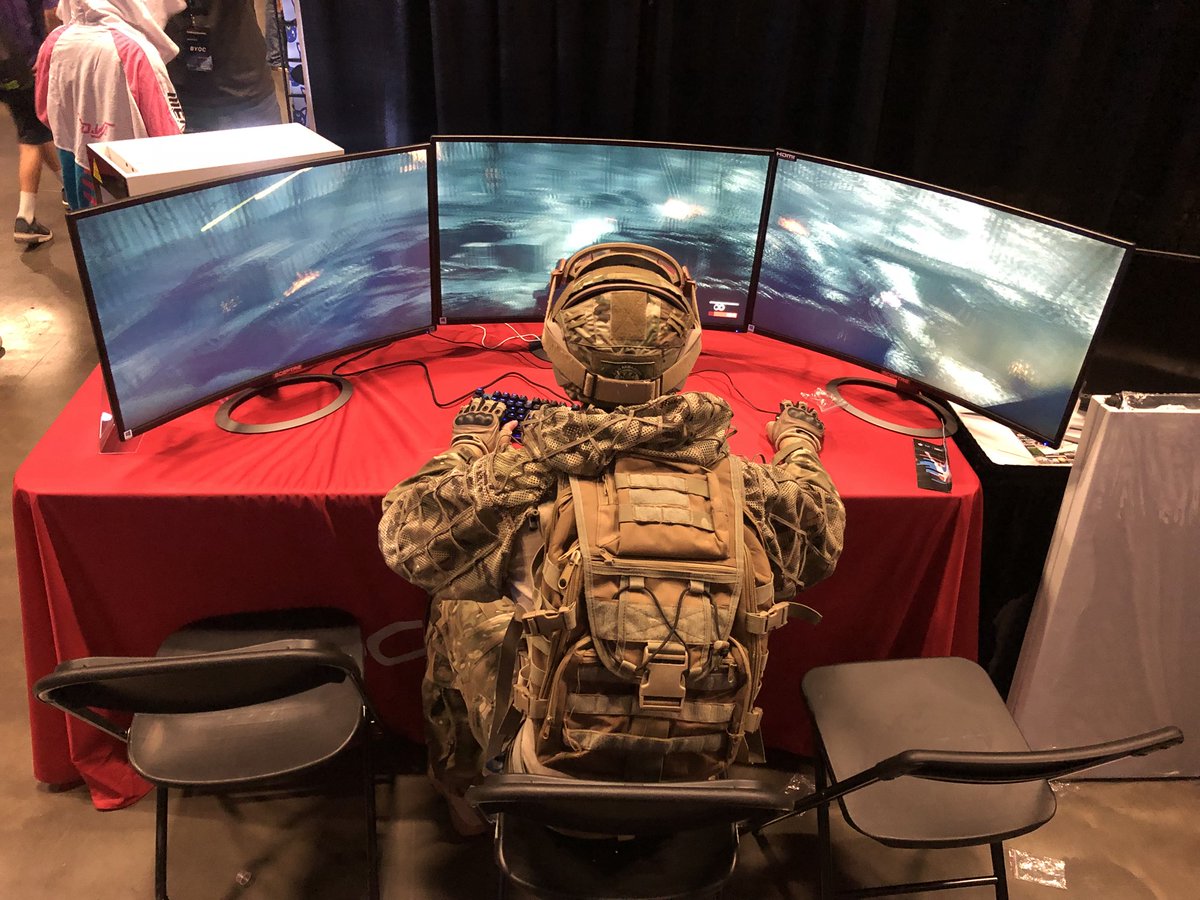 SceptreDisplay's tweet image. Alright soldier secure that checkpoint! 
.
.
#DHATX18 #Battlefield1 #triplemonitorsetup #SceptreDisplay