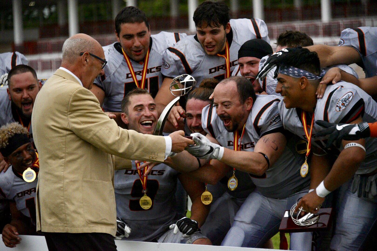 #LNFASerieA 🏈|| Crónica de una final inolvidable fefa.es/dracs-reina-de…
Gracias a <a href="/FEFAPAst/">FEFAPA</a>, <a href="/PDMGijon/">Gijón/Xixón Deporte</a>, <a href="/gijon/">Gijón/Xixón</a>, <a href="/gijonmariners/">Gijón Mariners</a> y a todos los que han hecho posible la #GijónSpanishBowl <a href="/BDN_Dracs/">Badalona Dracs</a> <a href="/MurciaCobras/">MURCIA COBRAS</a> <a href="/deportegob/">CSD</a> @LaLiga4Sports <a href="/tfasports/">TFA SPORTS</a> <a href="/SolucionaCG/">Soluciona_CG</a> <a href="/NeveritasPro/">Neveritas Pro.</a>