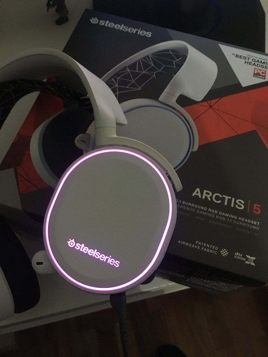marconchaa's tweet image. Agarrense que volvieron los SORTEOS!

En este caso se sortean los hermosos STEELSERIES ARTIC 5

Requisitos:
. Seguirme
. Dar like y RT
. Mencionar un amigo

Suerte!