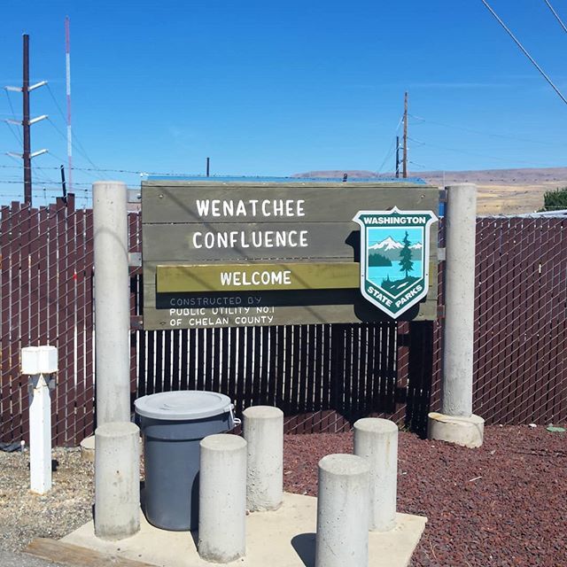 WenatcheeLoop's tweet photo. Ahh, #togetherness! The #AppleCapitalLoopTrail and #ConfluenceStatePark! #WAStateParks #statepark #sign #Wenatchee https://t.co/ogn0ggLSKb https://t.co/Kfxnoxnp5i