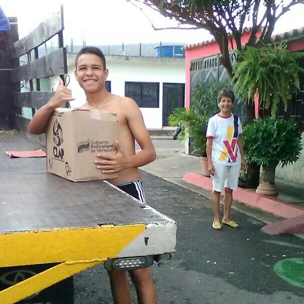 clapcheguera's tweet photo. Entrega de caja clap en la comunidad de el paraiso y cheguevara. Felicitaciones al equipo de la estructura clap de el paraiso por ese gran trabajo realizado para obtener las cajas clap #SoyComunicadorClapTachira  
#VamosNico https://t.co/W1DrY3GG06