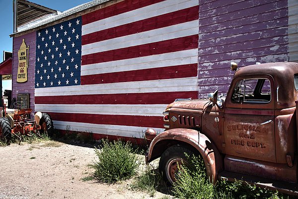 mockingbirduav's tweet photo. New artwork for sale! - "Old Glory on Route 66" - https://t.co/7m81n3F8VI @shoppixels https://t.co/CqlsdHI7iP