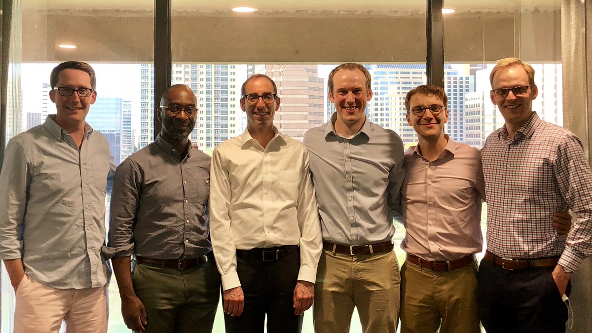 BradGillMD's tweet photo. The @CleClinicUro #UrologyResident chiefs and Dr. Goldman wrapping up a great day 2 of the2018 @AmerUrological board review course. https://t.co/PrEOprfYlS