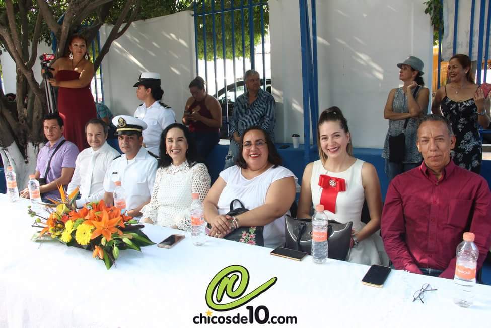 dalilacs4's tweet photo. #soyZ75 Hermoso evento, gracias por la invitación 28 Aniversario del colegio la Marina, festejando a los marinos por su día  y celebrando el centenario de Puerto Vallarta. https://t.co/S1kBjhtEiU