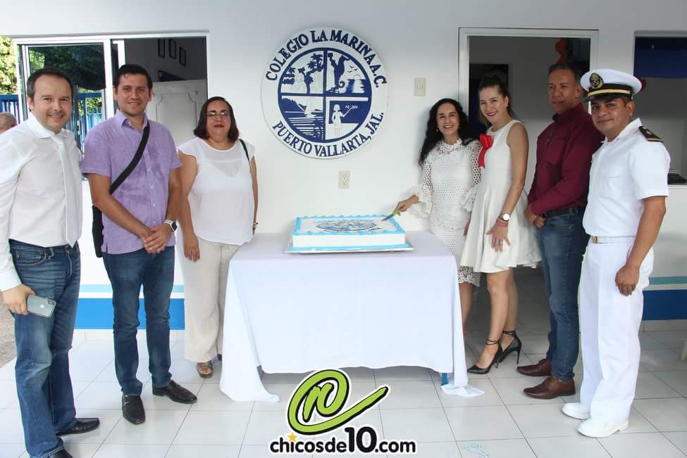 dalilacs4's tweet photo. #soyZ75 Hermoso evento, gracias por la invitación 28 Aniversario del colegio la Marina, festejando a los marinos por su día  y celebrando el centenario de Puerto Vallarta. https://t.co/S1kBjhtEiU